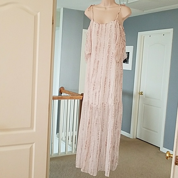 BCBGeneration Dresses & Skirts - 🎈Flowy maxi